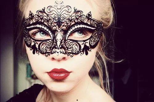 瞳菀面具吃瓜,一场吃瓜群众的狂欢盛宴